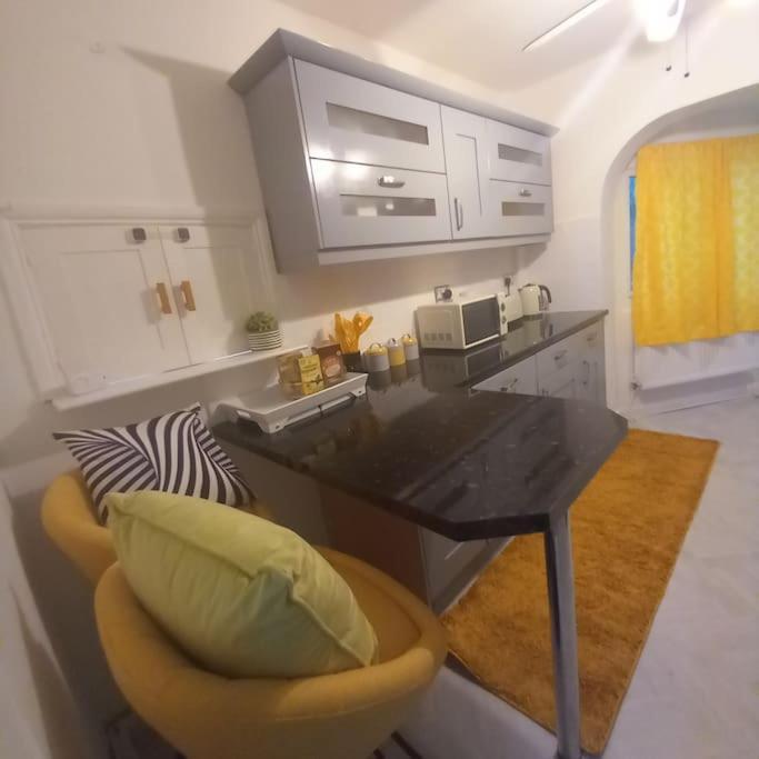 Golden Plush Suites - Beautiful Luxury 3 Bed House In レスター エクステリア 写真